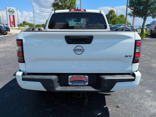 2022 Nissan Frontier SV