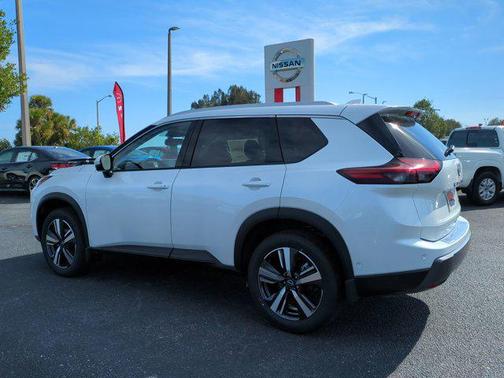 2025 Nissan Rogue SL