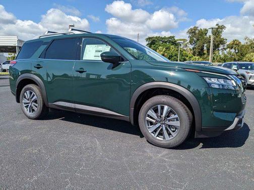 2025 Nissan Pathfinder SL FWD