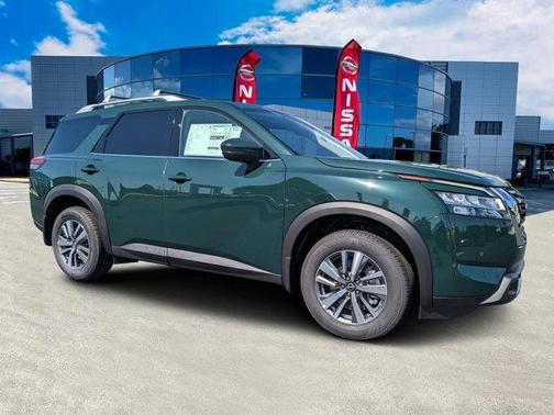 2025 Nissan Pathfinder SL FWD