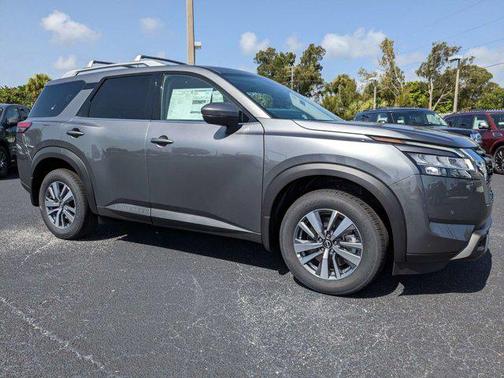 2025 Nissan Pathfinder SL FWD