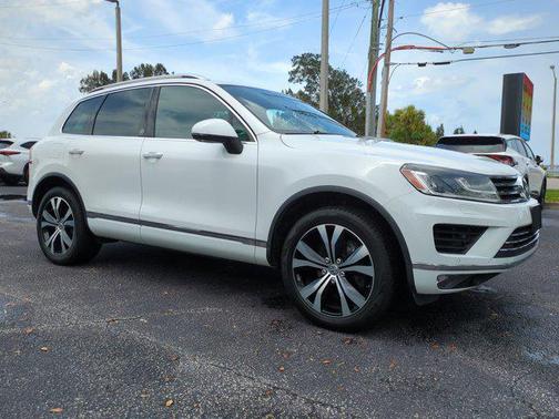 2017 Volkswagen Touareg V6 Wolfsburg Edition
