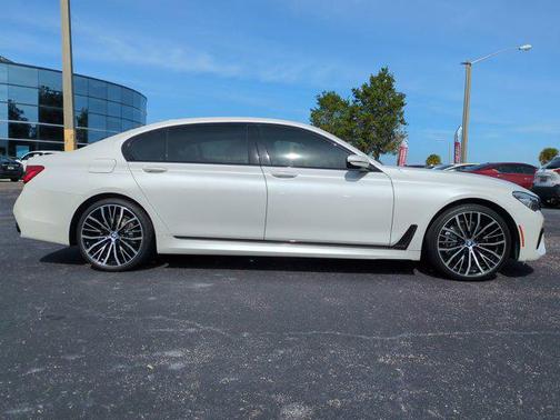 2019 BMW 740 740i