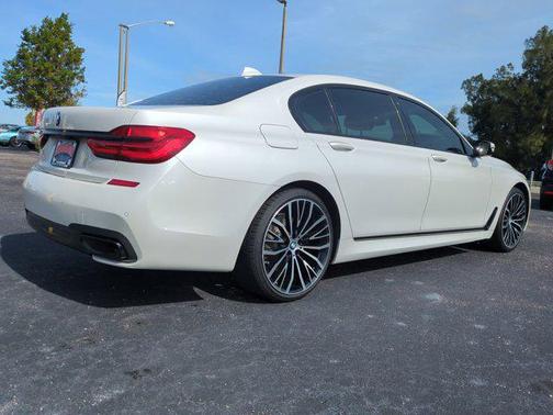 2019 BMW 740 740i