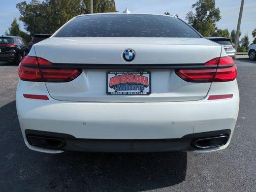 2019 BMW 740 740i