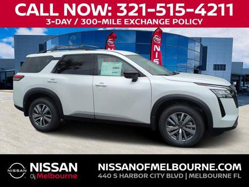 Everest White Pearl Tricoat 2026 Nissan Pathfinder SL