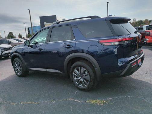 2025 Nissan Pathfinder SV FWD