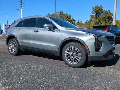 Argent Silver Metallic 2024 Cadillac XT4 Premium Luxury