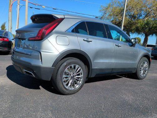Argent Silver Metallic 2024 Cadillac XT4 Premium Luxury
