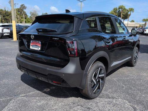 Super Black 2026 Nissan Kicks SV