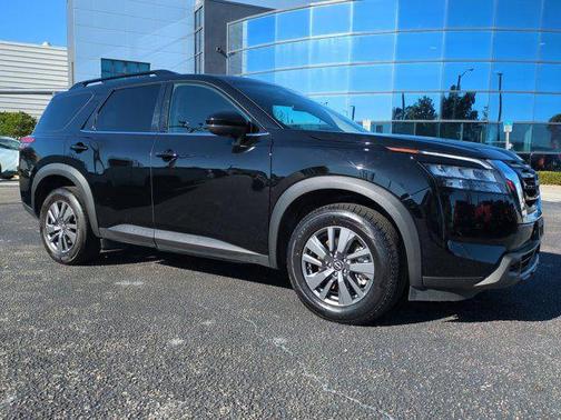 Super Black 2025 Nissan Pathfinder SV FWD