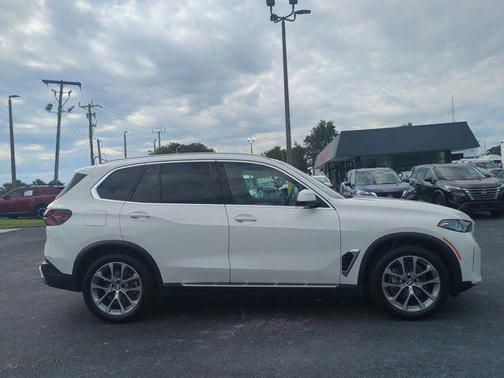 Alpine White 2026 BMW X5 sDrive40i