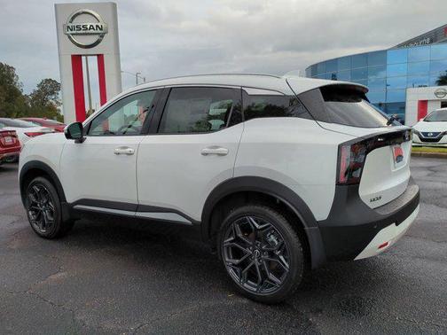 Aspen White Tricoat 2026 Nissan Kicks SR