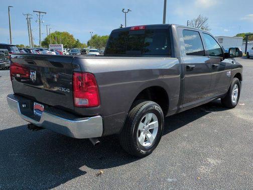 Granite Crystal Metallic Clearcoat 2023 RAM 1500 Classic SLT