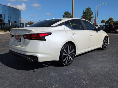 2020 Nissan Altima SR FWD