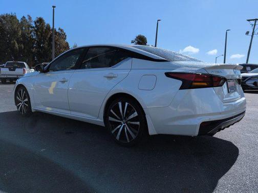 2020 Nissan Altima SR FWD