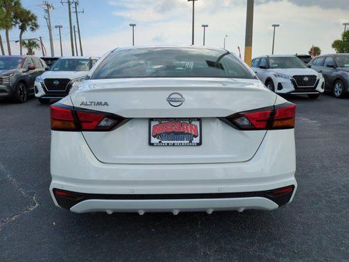 2025 Nissan Altima S FWD