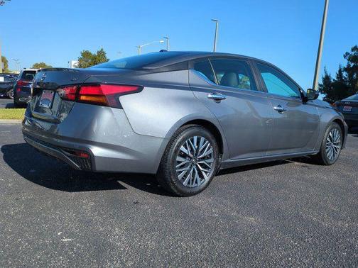 Gun Metallic 2024 Nissan Altima 2.5 SV