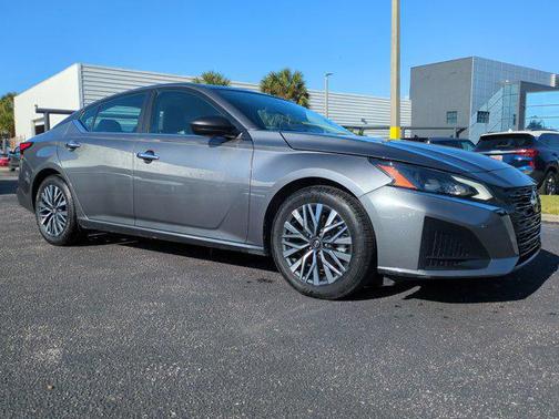 Gun Metallic 2024 Nissan Altima 2.5 SV
