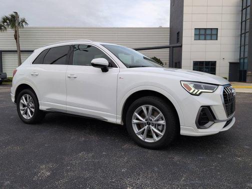2023 Audi Q3 Premium 45 TFSI S line quattro Tiptronic