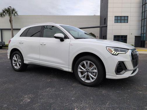 2023 Audi Q3 Premium 45 TFSI S line quattro Tiptronic