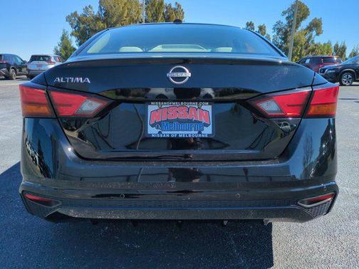 Super Black 2025 Nissan Altima 2.5 SV