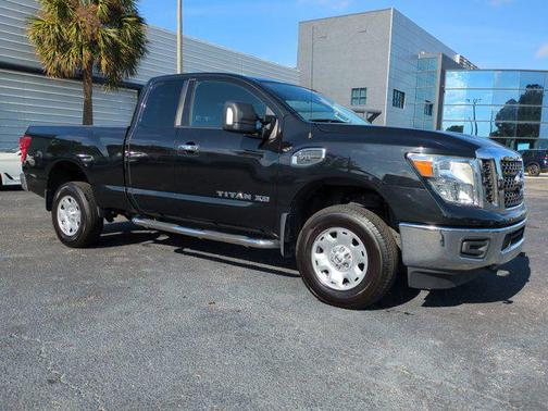 2018 Nissan Titan XD SV