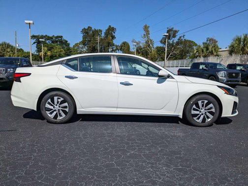 2025 Nissan Altima S FWD