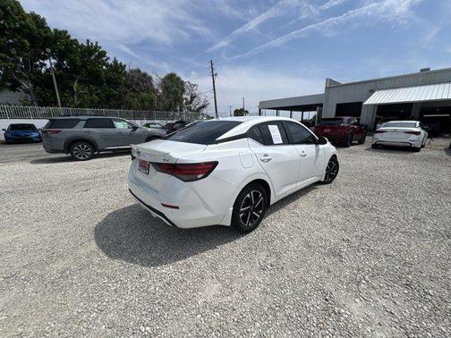 Aspen White Tricoat 2024 Nissan Sentra SV
