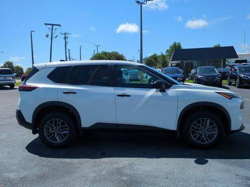 Glacier White 2023 Nissan Rogue S