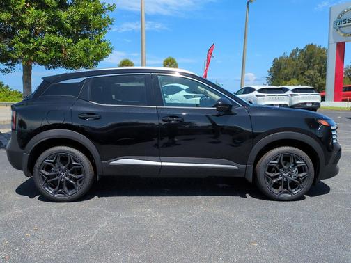 Super Black 2026 Nissan Kicks SR
