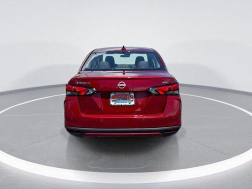 Scarlet Ember Tintcoat 2024 Nissan Versa 1.6 SV