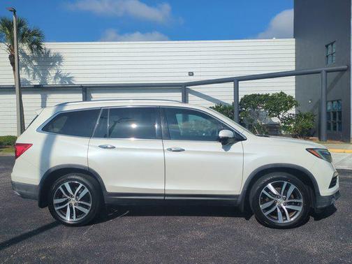 Gray 2016 Honda Pilot Touring