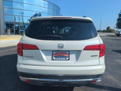 Gray 2016 Honda Pilot Touring
