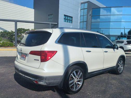 Modern Steel Metallic 2016 Honda Pilot Touring