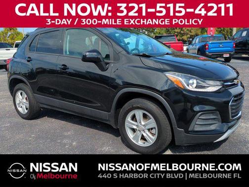 Mosaic Black Metallic 2022 Chevrolet Trax LT