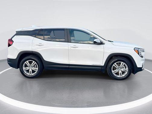 Summit White 2024 GMC Terrain SLE