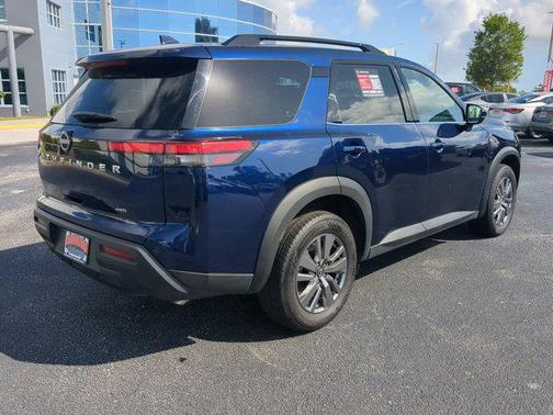 2025 Nissan Pathfinder SV 4WD