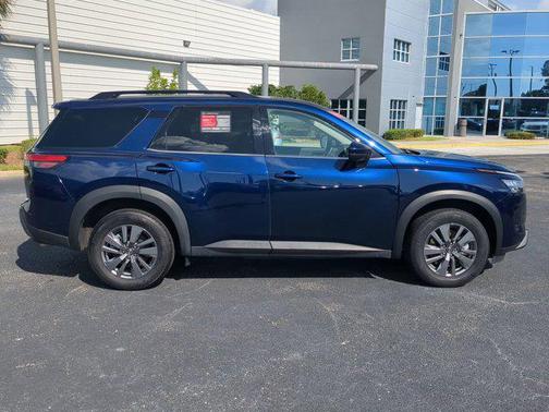 2025 Nissan Pathfinder SV 4WD