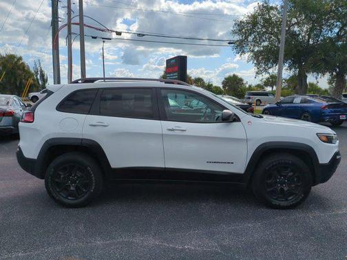 Bright White Clearcoat 2021 Jeep Cherokee Trailhawk