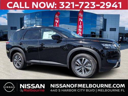 2025 Nissan Pathfinder SL FWD