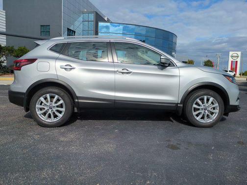 2022 Nissan Rogue Sport SV