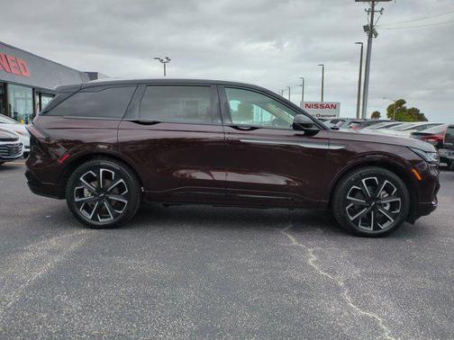 2025 Lincoln Nautilus Reserve