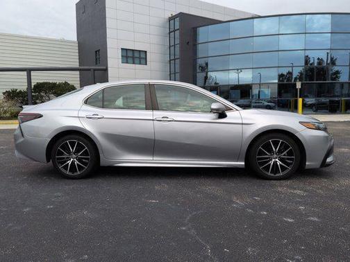 Celestial Silver Metallic 2023 Toyota Camry SE