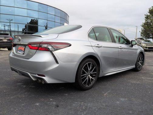 Celestial Silver Metallic 2023 Toyota Camry SE