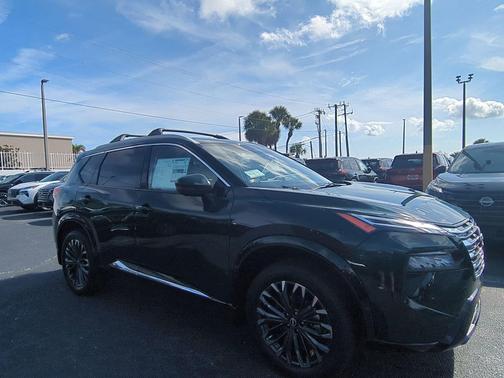 Obsidian Green 2026 Nissan Rogue Platinum