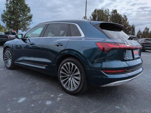 2019 Audi e-tron Premium Plus
