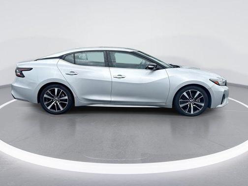 Brilliant Silver Metallic 2023 Nissan Maxima SV Xtronic CVT