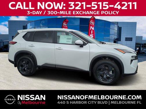 Everest White Pearl Tricoat 2026 Nissan Rogue SV