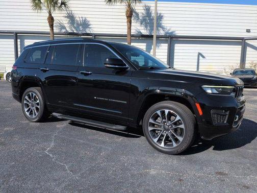 Diamond Black Crystal Pearlcoat 2021 Jeep Grand Cherokee L Overland